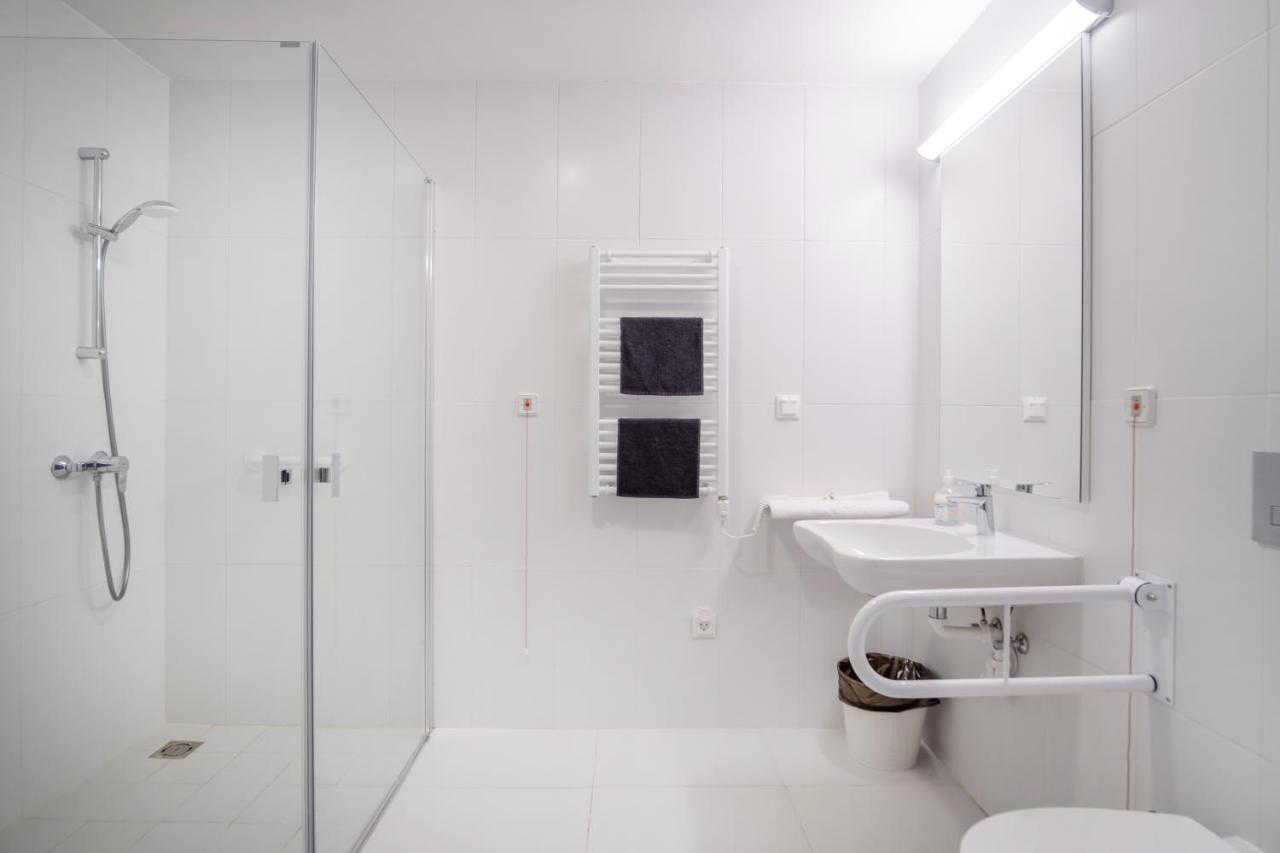 발라톤알마디 Ciszterci Rendezvenykoezpont B&B 외부 사진