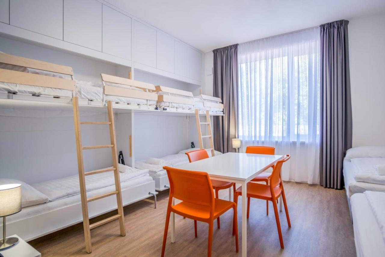 발라톤알마디 Ciszterci Rendezvenykoezpont B&B 외부 사진