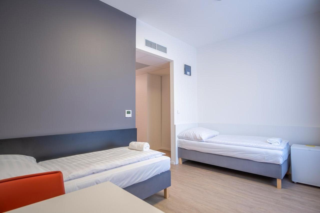 발라톤알마디 Ciszterci Rendezvenykoezpont B&B 외부 사진