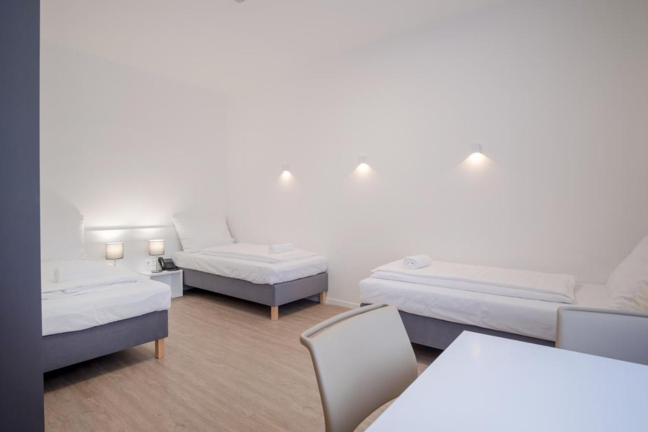 발라톤알마디 Ciszterci Rendezvenykoezpont B&B 외부 사진