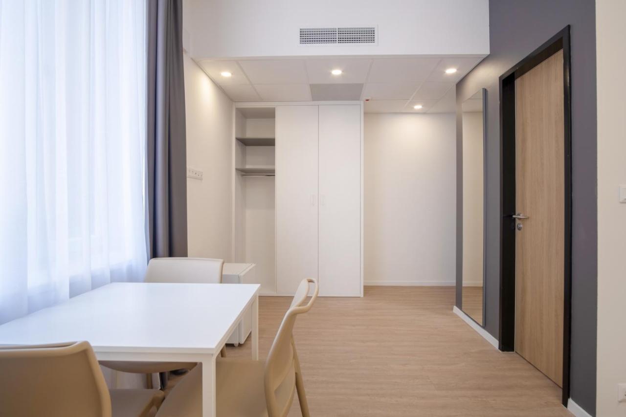 발라톤알마디 Ciszterci Rendezvenykoezpont B&B 외부 사진