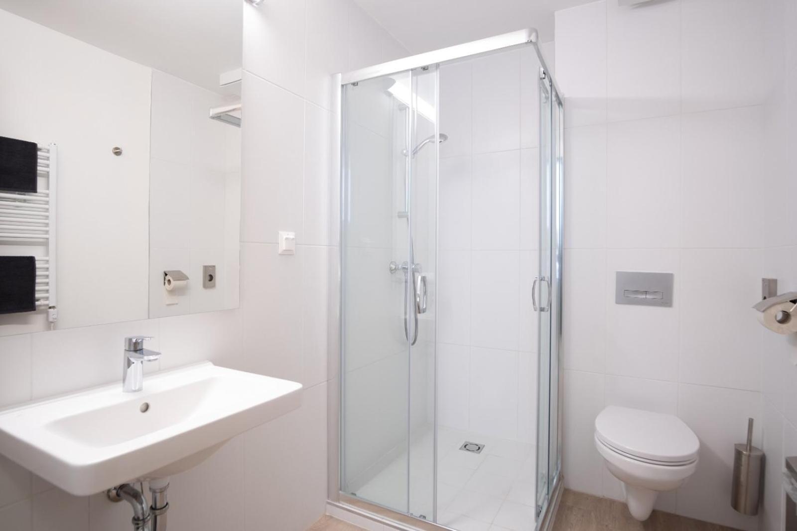 발라톤알마디 Ciszterci Rendezvenykoezpont B&B 외부 사진