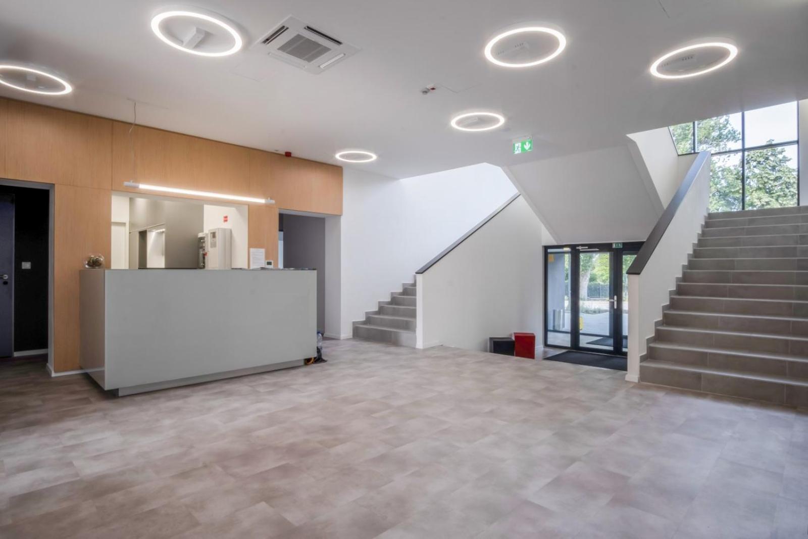 발라톤알마디 Ciszterci Rendezvenykoezpont B&B 외부 사진